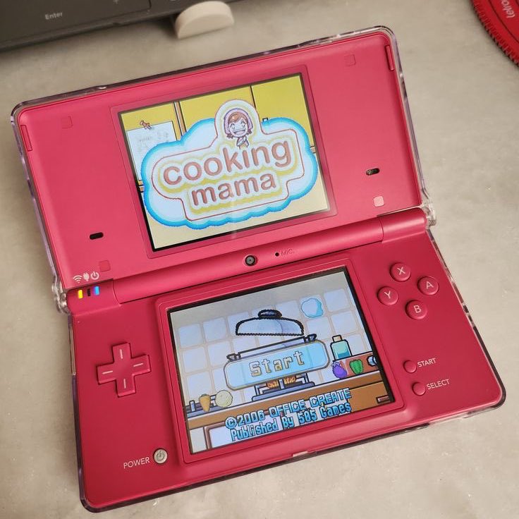 cattogems's tweet image. self reward tahun baru pake nintendo buat nyenengin inner child dan kalo gabut langsung main game aja 🥺🫶🏻