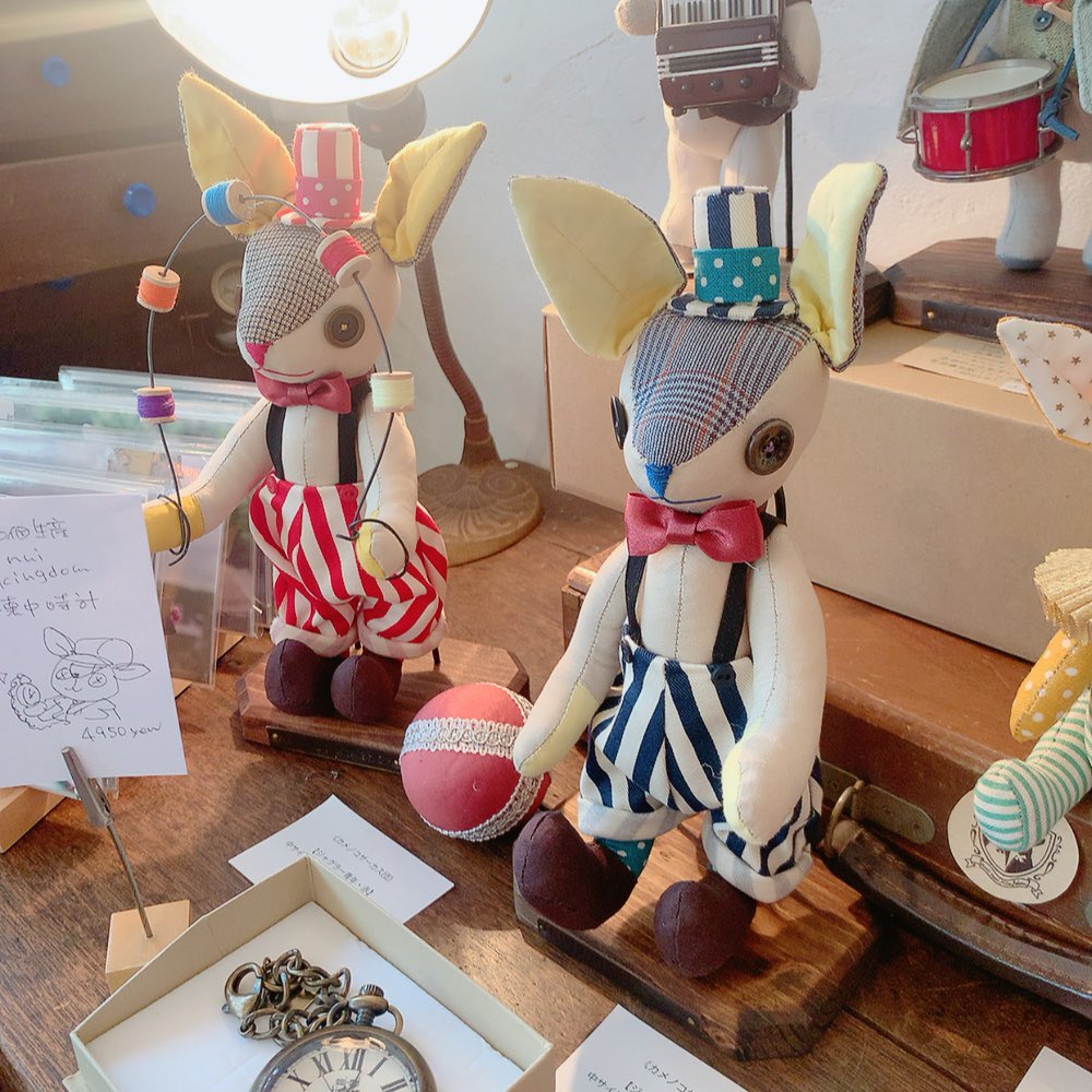 arca_zakka_shop's tweet photo. 11月後半の個展はナカノカナさん「トキノマシロ」
かわいいボタンウサギさんたちがたくさん縫々王国からやってきました🐰

本日ナカノさんは14:30過ぎぐらいから在廊予定です。

「トキノマシロ」
11月15日(土)〜23日(日)
12:00-17:00
水、木定休日 https://t.co/9yneOsgqpN