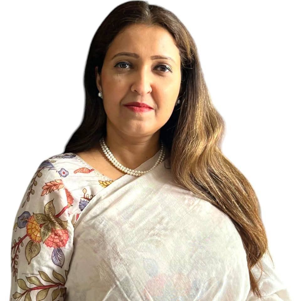 Kanchanyadav000's tweet image. प्रिय प्रियंका और सारिका दीदी,

कल से सोशल मीडिया पर बीजेपी के ट्रोलर्स और नेताओं द्वारा आप दोनों का, और हम सभी का जो चरित्र हनन, गालियाँ और ट्रोलिंग की जा रही है, उसे पूरा देश, विशेषकर देश की महिलाएँ देख रही हैं। महिलाएँ राजनीति में आएँ, चल रहे नैरेटिव को चुनौती दें और अपने नेता…