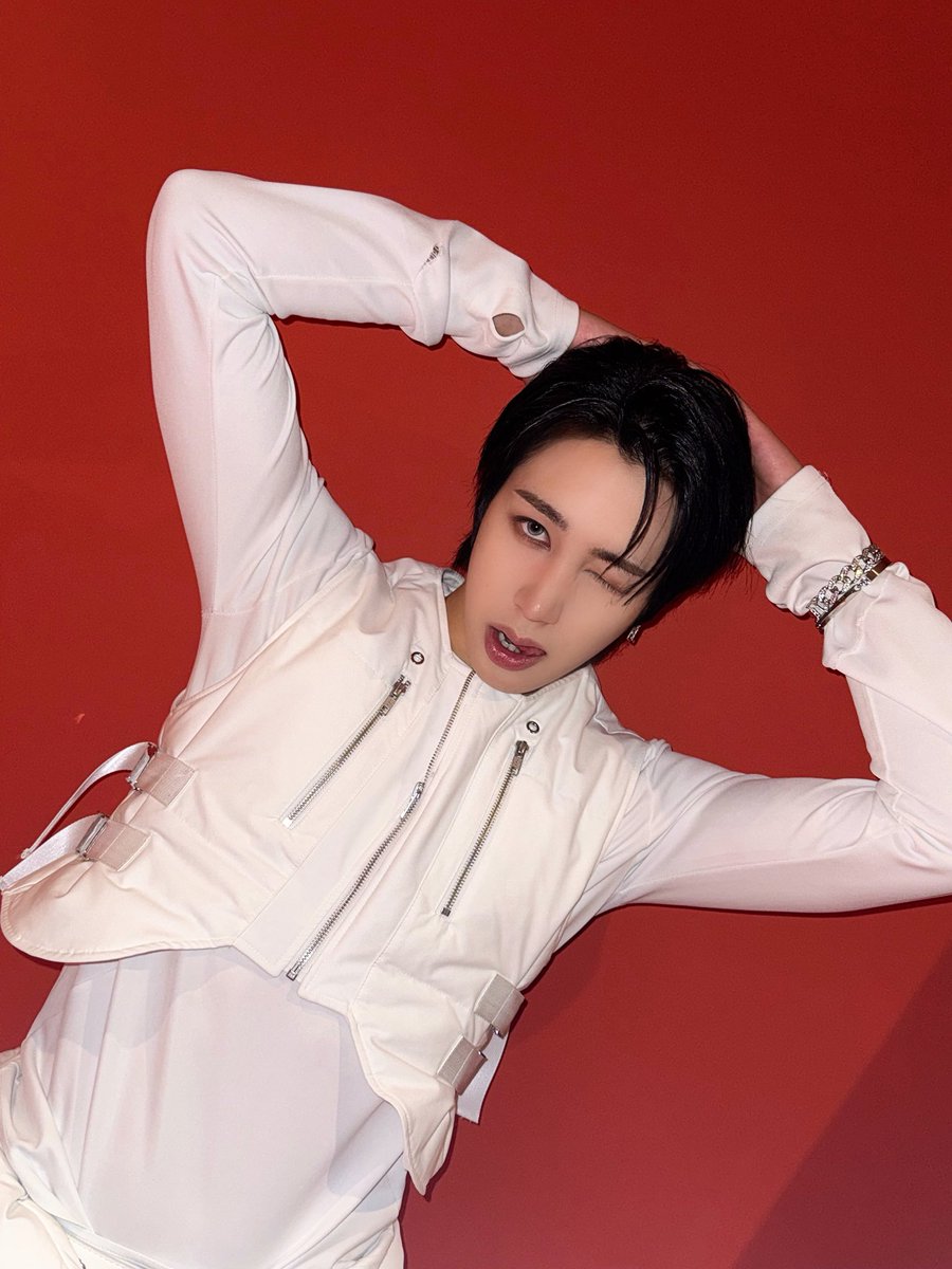 [#헌터] 로디는 내 세상 🫶 🥹
thank you for the love and support road𝓨s, you’re our everything 💛
#xikers #싸이커스