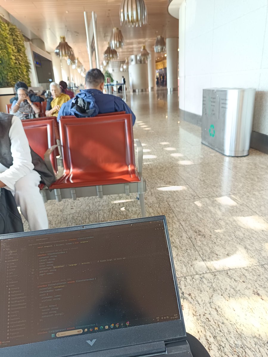 roshanasingh6's tweet image. You know you’re a developer when the real turbulence is the prod deployment you’re doing at the airport gate 😂