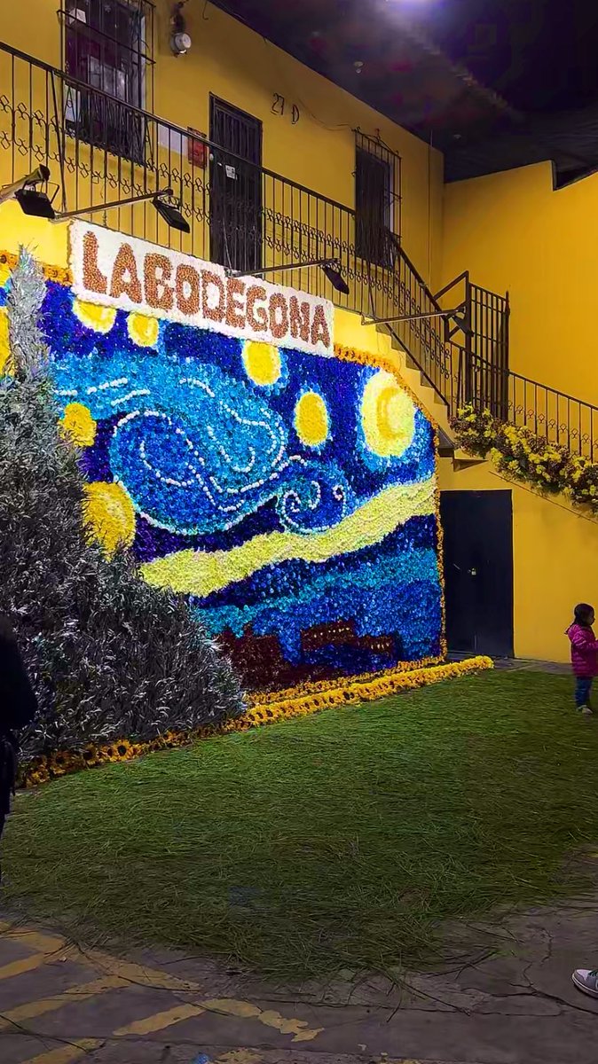La Bodegona se lució con la noche estrellada de van Gogh