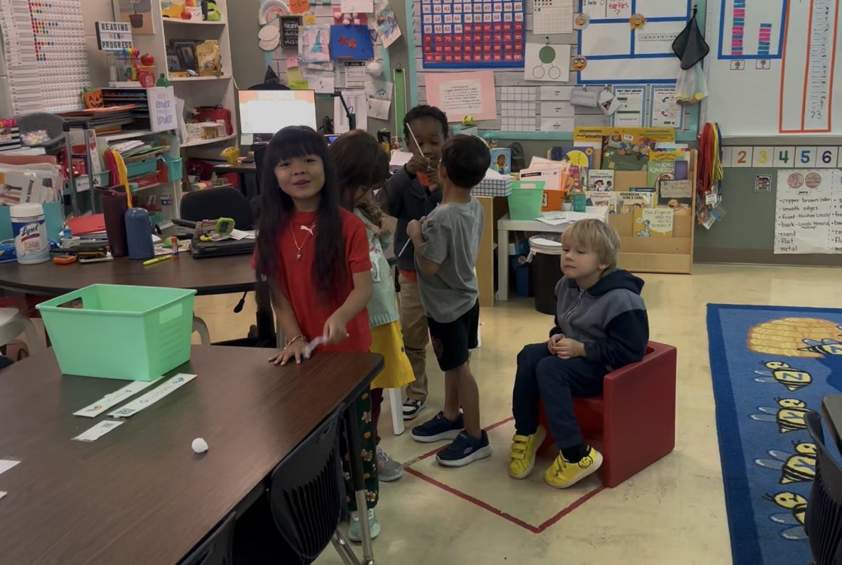 mariaxmtz1's tweet image. Have you noticed how excited kids get when they can see &amp;amp; feel something invisible? 💨 This week our Knights explored wind &amp;amp; air by using straws to make objects move &amp;amp; making our balloon man dance in the science lab! 🥼🕺It was hands-on and full of “wow” moments. @NISDElemScience