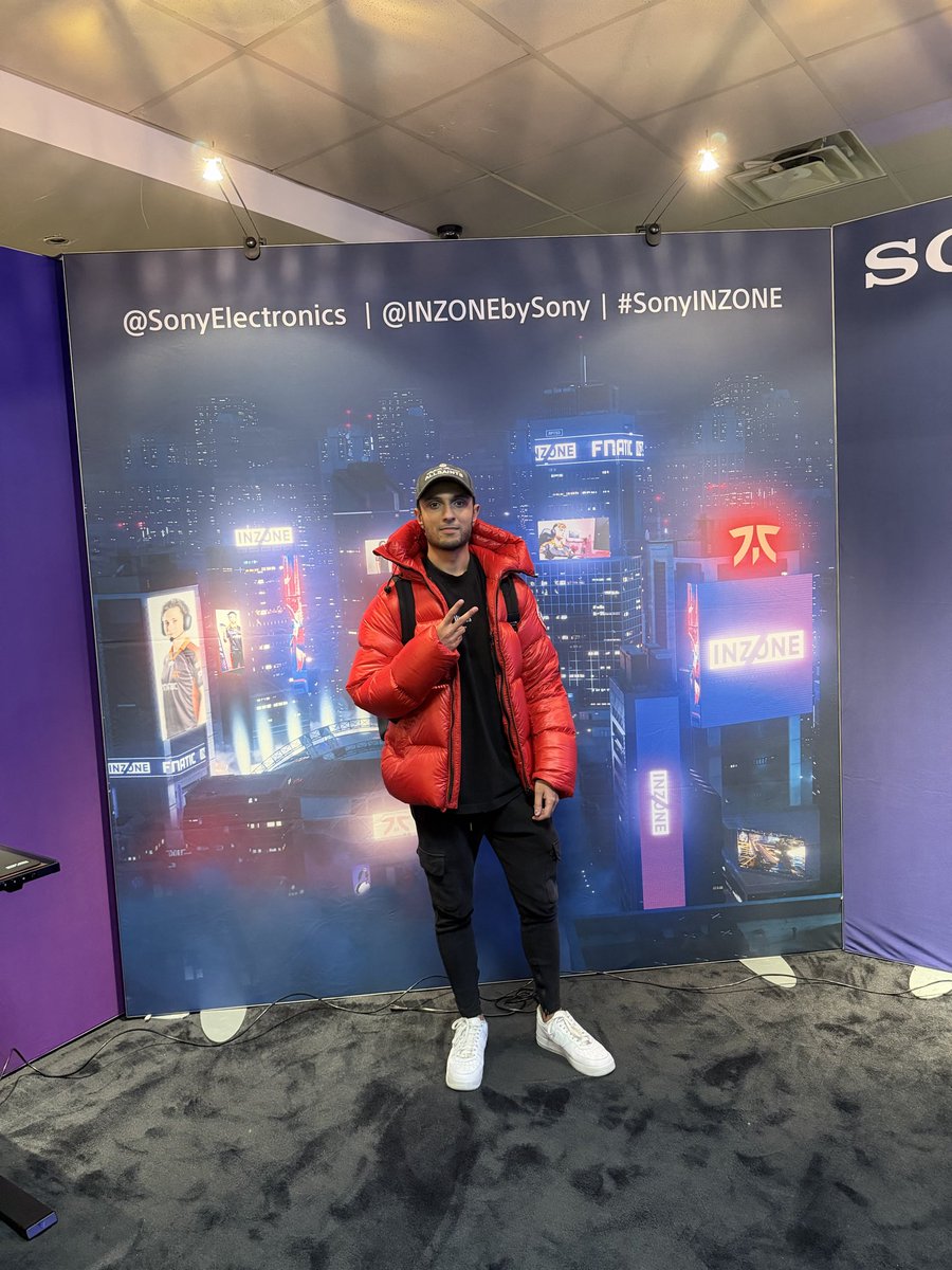 FNS's tweet image. MEET N GREET TMR @ the Manhattan Center. Starts at 1:15 PM &amp;amp; it’s first 100 ppl!! 
@sonyelectronics and #SponsoredBySony