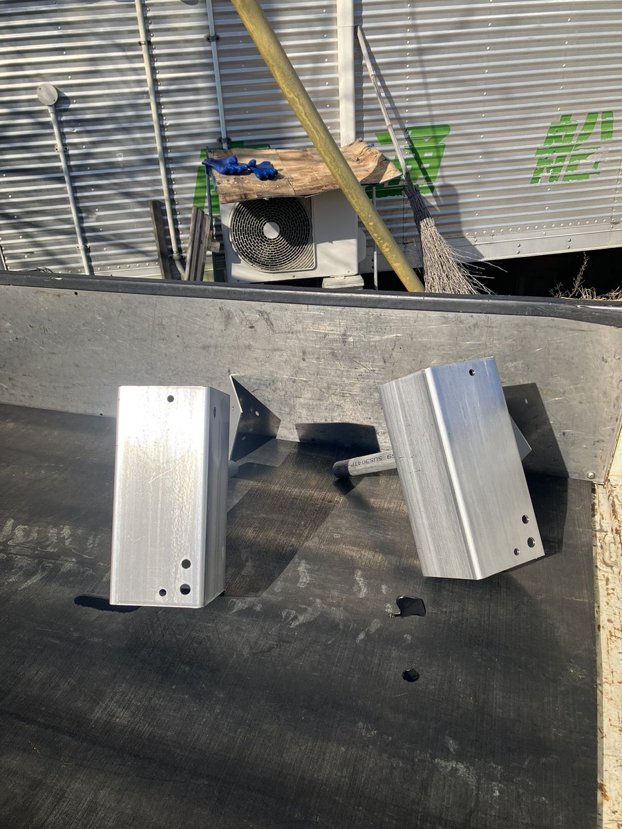 yokoyama_anchor's tweet image. 焼け取りして洗浄
一気に２台組み上げ予定