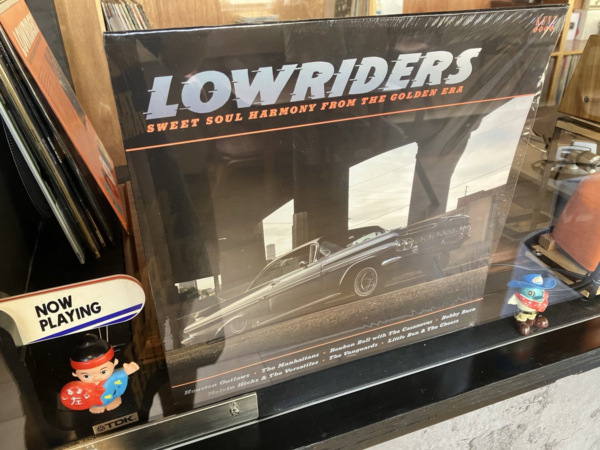 Intersection3rd's tweet image. 本日の開店準備作業中のBGMは

V.A. / LOWRIDERS 〜 SWEET SOUL HARMONY FROM 〜

です
イナタイハーモニー大好物です。

金城ベーカリーより
パン、クッキーなど入ってます。

本日は22時までの営業です。
23日（日）のイベント時は
チャージ500円+ ドリンク注文
でお願いしま

#intersection_oknw