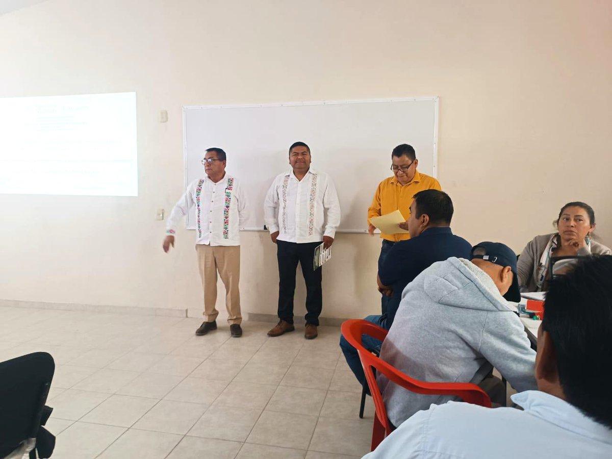 EducGuerrero's tweet image. 📘👩‍🏫 #FormaciónDocente | La Supervisión Escolar 058 en Zitlala realizó el curso–taller “Contenidos Básicos de Matemáticas” para fortalecer las prácticas pedagógicas de maestras y maestros de la Montaña Baja.