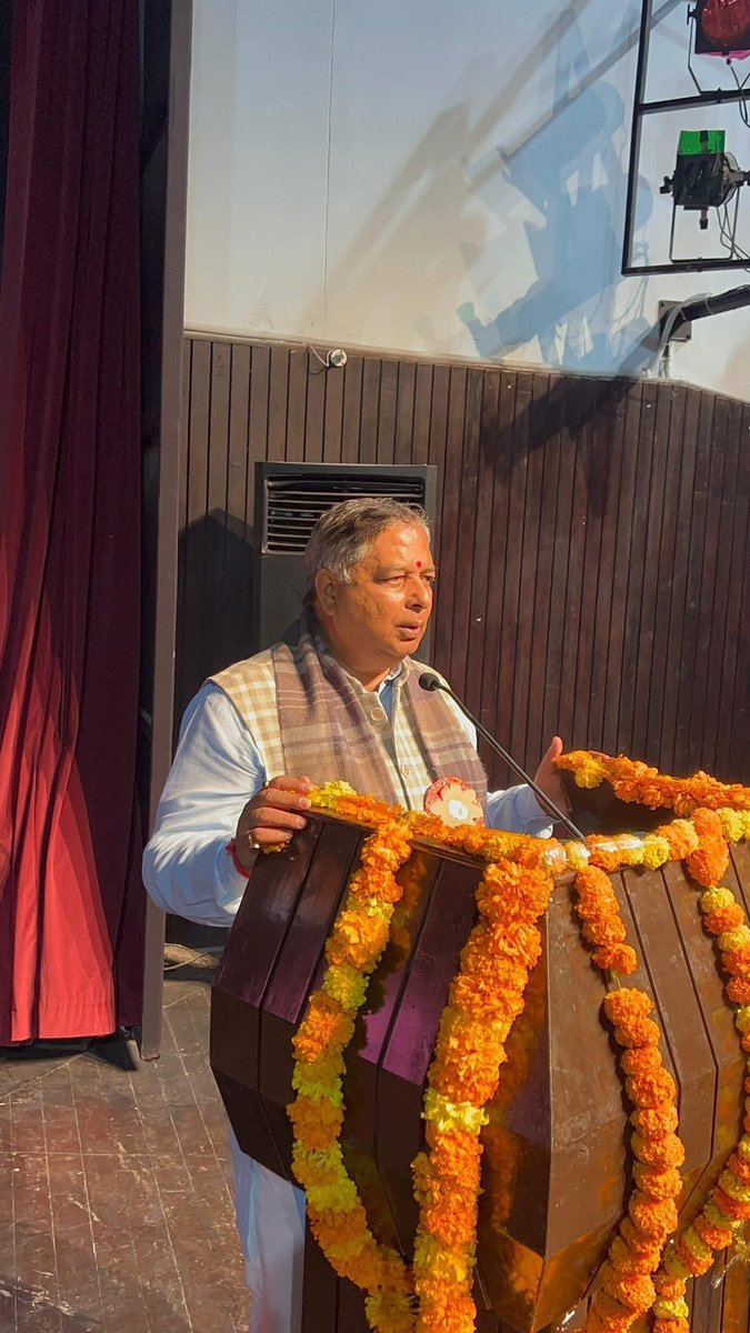 iamsatsharmaca's tweet image. जम्मू के अभिनव थिएटर में आयोजित डिवाइन लाइट सेंट मैरी कॉन्वेंट स्कूल के वार्षिक उत्सव में मुख्य अतिथि के रूप में सम्मिलित होने का सौभाग्य मिला।
विद्यालय परिवार को इस सफल एवं भव्य आयोजन के लिए हार्दिक बधाई और उज्ज्वल भविष्य की शुभकामनाएँ।
नई पीढ़ी की प्रतिभा और ऊर्जा को मंच मिलता…