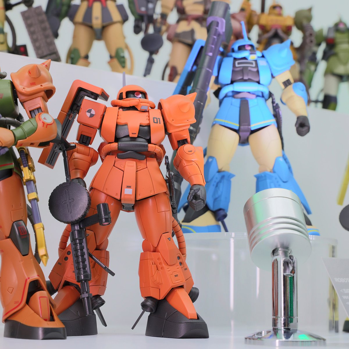 gundam_tamashii's tweet image. ◤11/14-16開催中！
　TAMASHII NATION 2025 展示紹介◢

#ROBOT魂 ver. A.N.I.M.E.で続々増える「ザク」シリーズが大集合！
中央の「MS-06R-2 ロバート・ギリアム専用高機動型ザクII ver. A.N.I.M.E.」は商品化決定!!
#魂ネイション2025 秋葉原UDX 2F会場にて展示中です。

#ガンダムフィギュア…