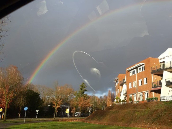 mrstack619's tweet image. My phone charger is my lifeline—literally. #ChargeLife #CordLove