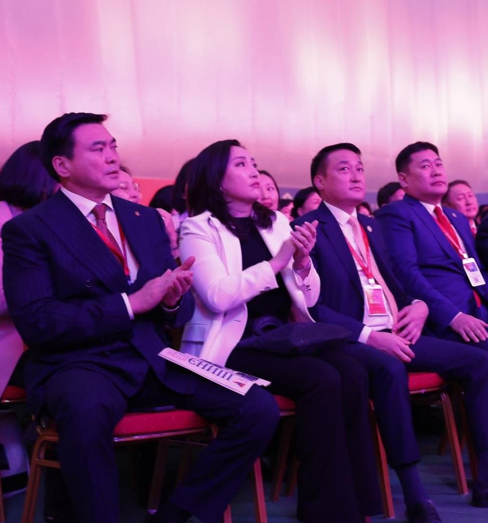 Хулгайчуудыг хардаа