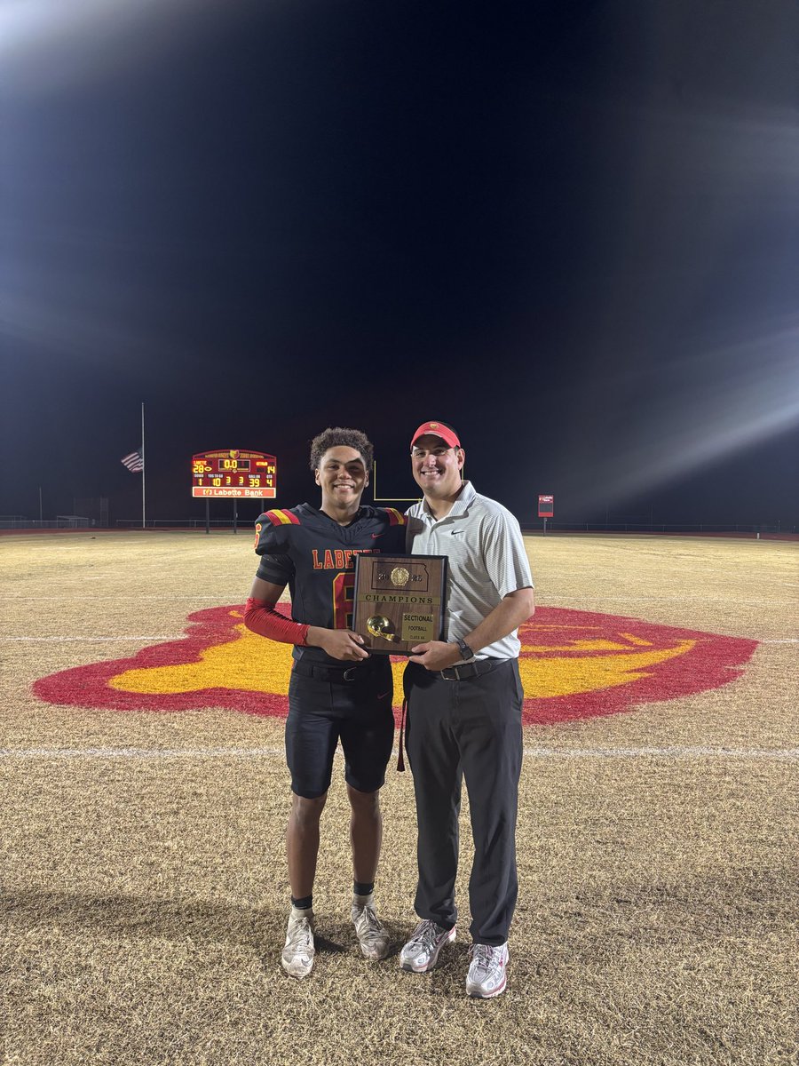 Deontae Fields tweet media