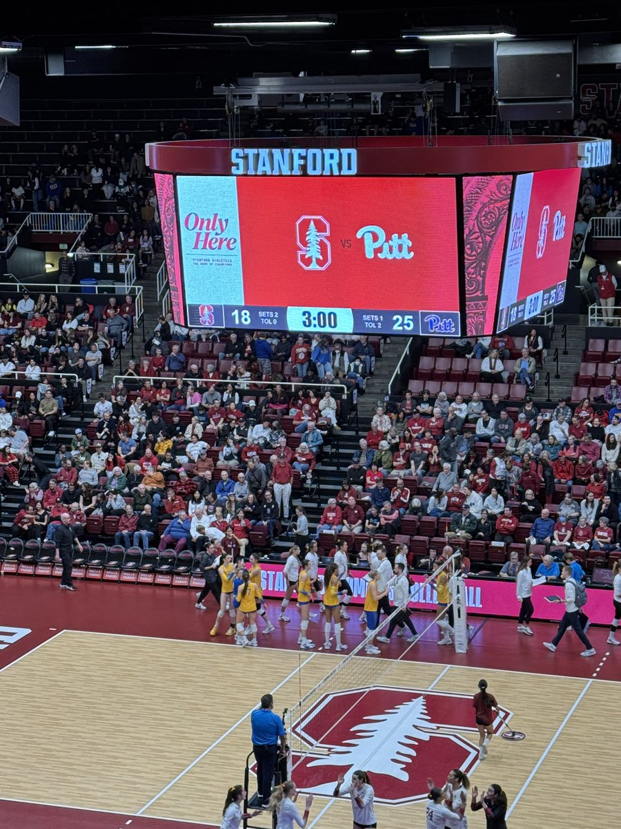 slamdunk406's tweet image. After watching Stanford women’s soccer defeat Cal Poly 3-1 to open the NCAA tournament, I’ve arrived at Maples. No. 5 Stanford leads No. 3 Pitt 2-1: 26-24, 25-22, 18-25. Julia Blyashov leading Stanford with 14 kills. 

#Stanford #Pitt #ACCWVB