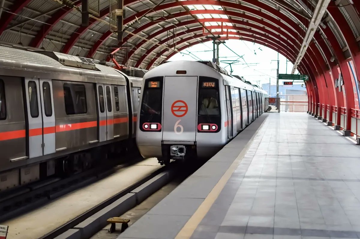 Siege4570's tweet image. Delhi Metro Goes Global 🌍🚇

DMRC has created Delhi Metro International Ltd (DMIL) to take Indian metro expertise abroad.

🔹In talks for projects in UK &amp;amp; Australia
🔹Exploring SE Asia &amp;amp; Middle East
🔹Will handle O&amp;amp;M for Mumbai Metro 3 &amp;amp; Chennai Metro Phase 2

(1/n)
#Metro #DMRC
