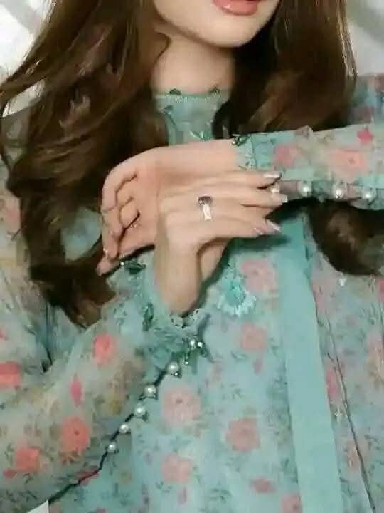 میں شہزادی تو نہیں ہوں مگر کوئی ہے جو
مجھے شہزادیوں کی طرح رکھتا ہے اور وہ میرے بابا جانی ہیں 🤗❤️

صبح بخیر سب کو 🥀 

#اردو_زبان