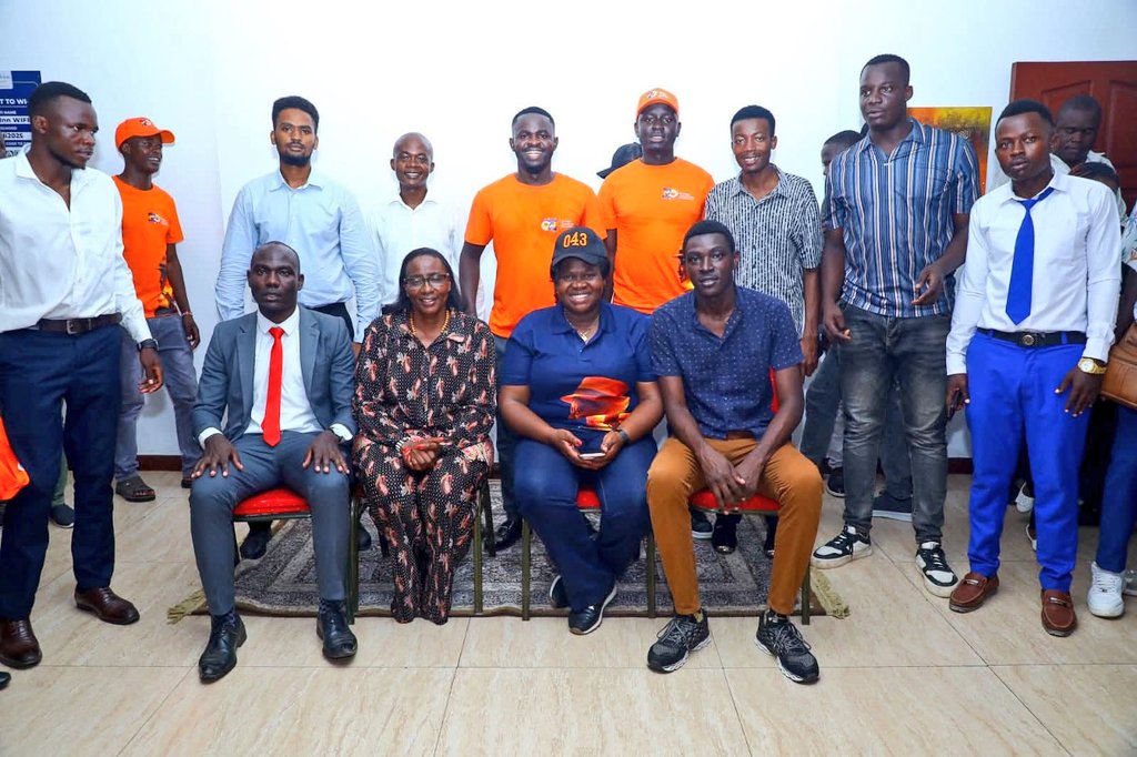 HourlyNewsWave's tweet image. Gladys Wanga and Beatrice Elachi attend the new ODM Students&apos; Front with student leaders drawn from the Coast region.