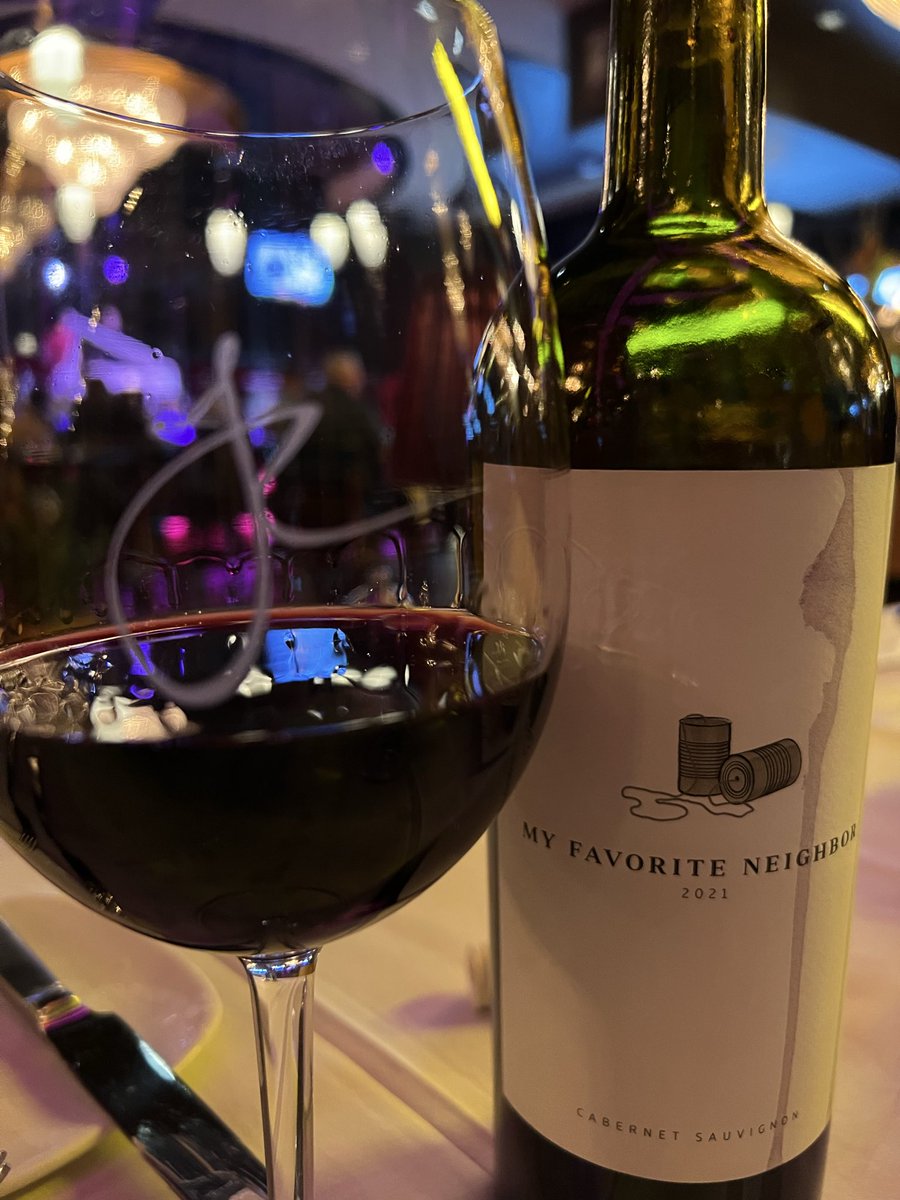 DanLaingSXM's tweet image. Always the BEST time at Jeff Ruby’s #Nashville @TheRealJeffRuby gets it!  One of the few restauranteurs that mix food, drinks, service and ambience / experience!!  Feasting &amp;amp; exchanging pleasantries before the @TSUTigersFB @GWUFootball broadcast tomorrow #MusicCity