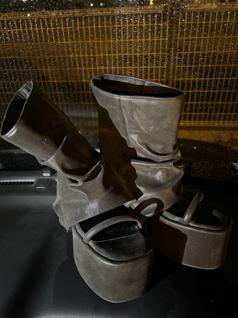 Toolategil Art tweet media