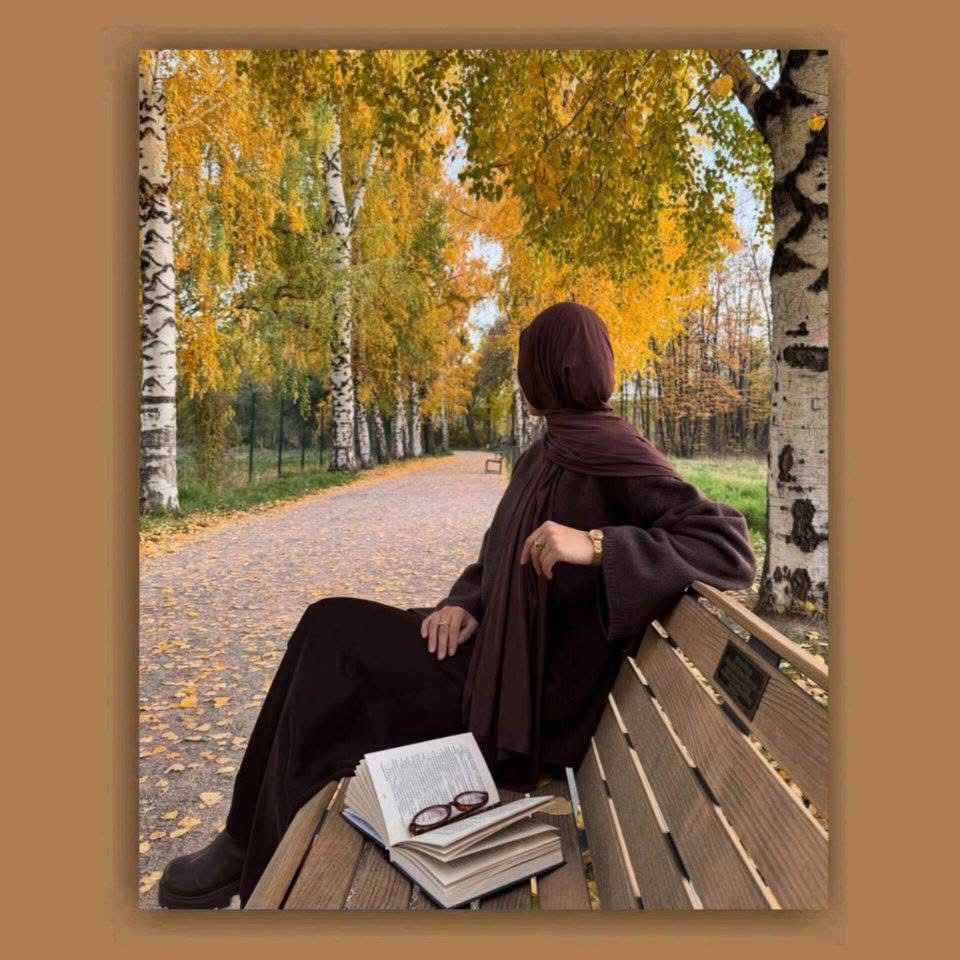 امیدیں مخلوق سے اور شکایتیں خالق سے.-