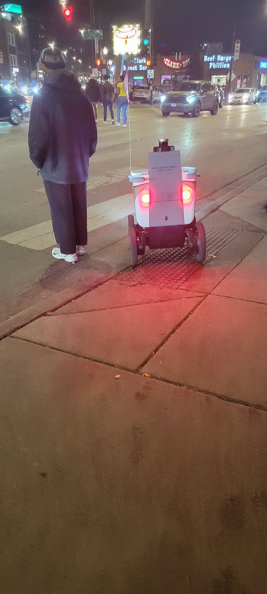 I just posted that It's A Wonderful Life is still a B/W movie I still watch. One of my favorites. But why did I hear Jimmy Stewart's voice in my head when I saw this and said "the little fella seems to be having a hard time." Stuck in the grate. 🤣😂😅