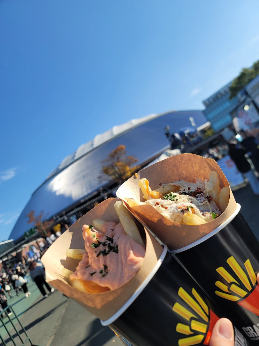 TXT1910157's tweet photo. いい天気
むしろヒートテック暑すぎた

ポテトも美味しかったけど
お腹にたまりすぎた(笑) https://t.co/mDP2KVDpF0