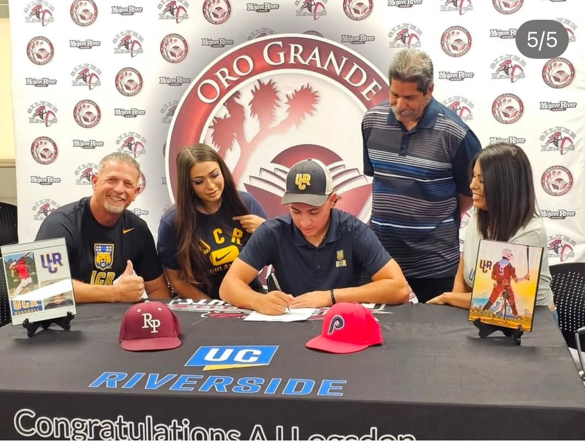 Welcome to Riverside AJ Logsdon!

Infielder from Apple Valley, California 
has SIGNED ~ to become a Highlander 
for the 2027 Season.

AJ collected his 100th Hit as a Junior this past season at Riverside Prep High School in Oro Grande!

Congratulations AJ &amp; Family!
#GoHighlanders