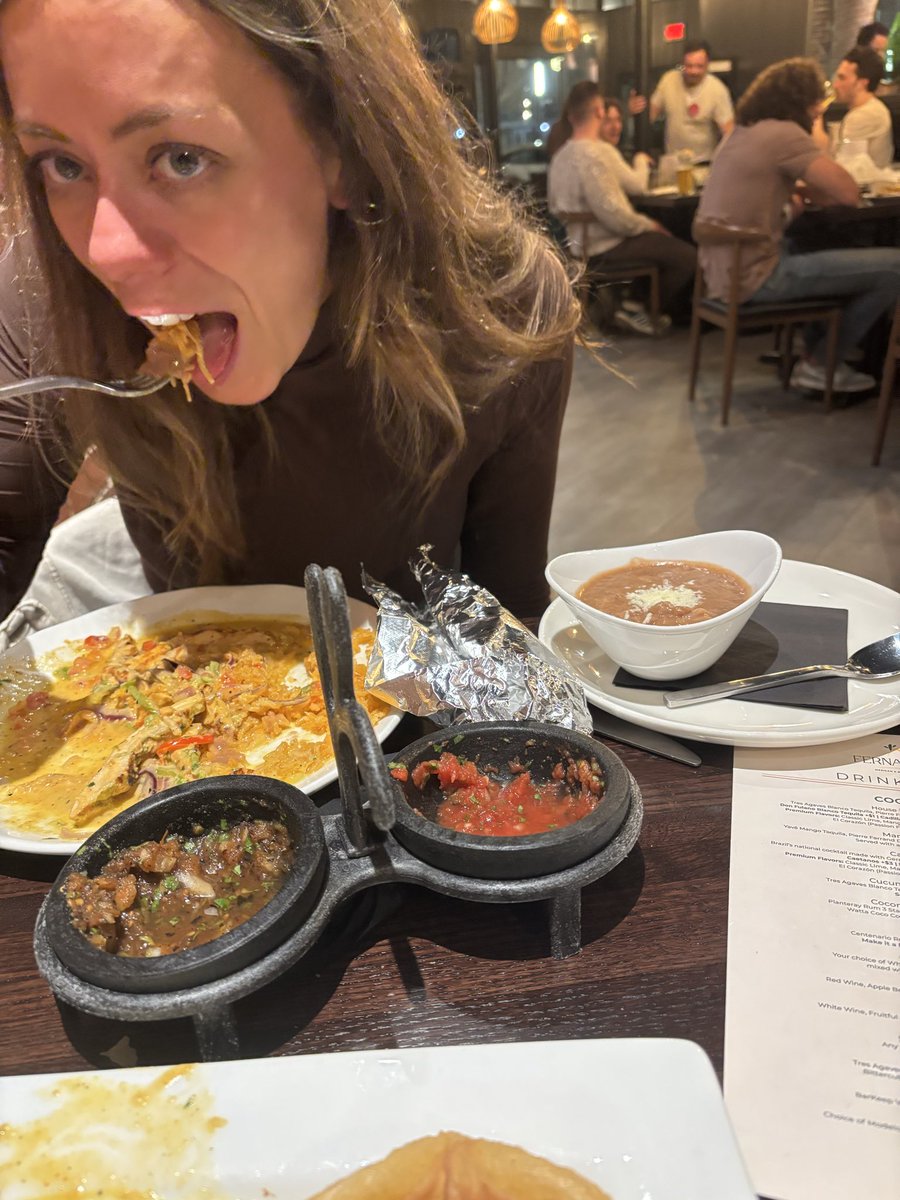 ignotus_potter's tweet image. What’s wrong babe, you’ve barely touched your beans?