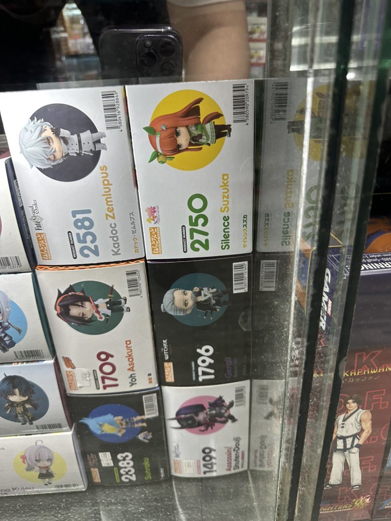 The kaisa, suzuka, and alya (not pictured) are tempting me help