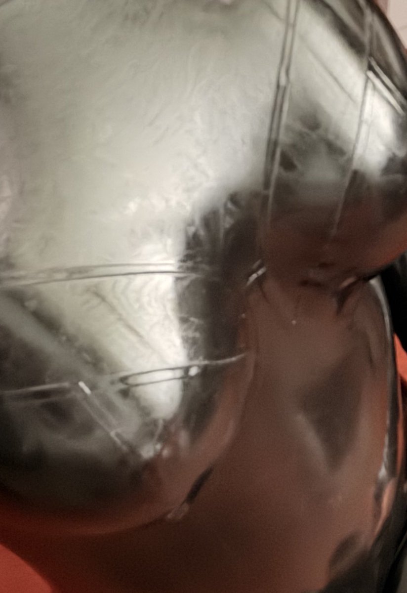 Moon_Rabbit030's tweet photo. 变成乳胶娃娃了，太喜欢了
#latex #女装 #4i https://t.co/2PCFYIWauz