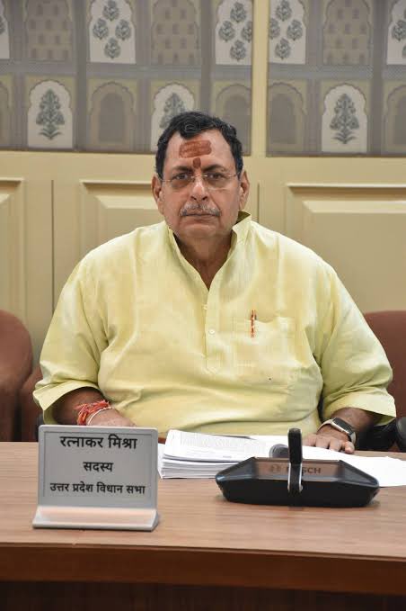 माता विंध्यवासिनी जी के अनन्य भक्त,मिर्जापुर सदर से लोकप्रिय विधायक ,आदरणीय श्री रत्नाकर मिश्र जी आपको जन्मदिन की ढेर सारी शुभकामनाएं ।
माता विंध्यवासिनी जी की कृपा सदा आप पर बनी रहे ।