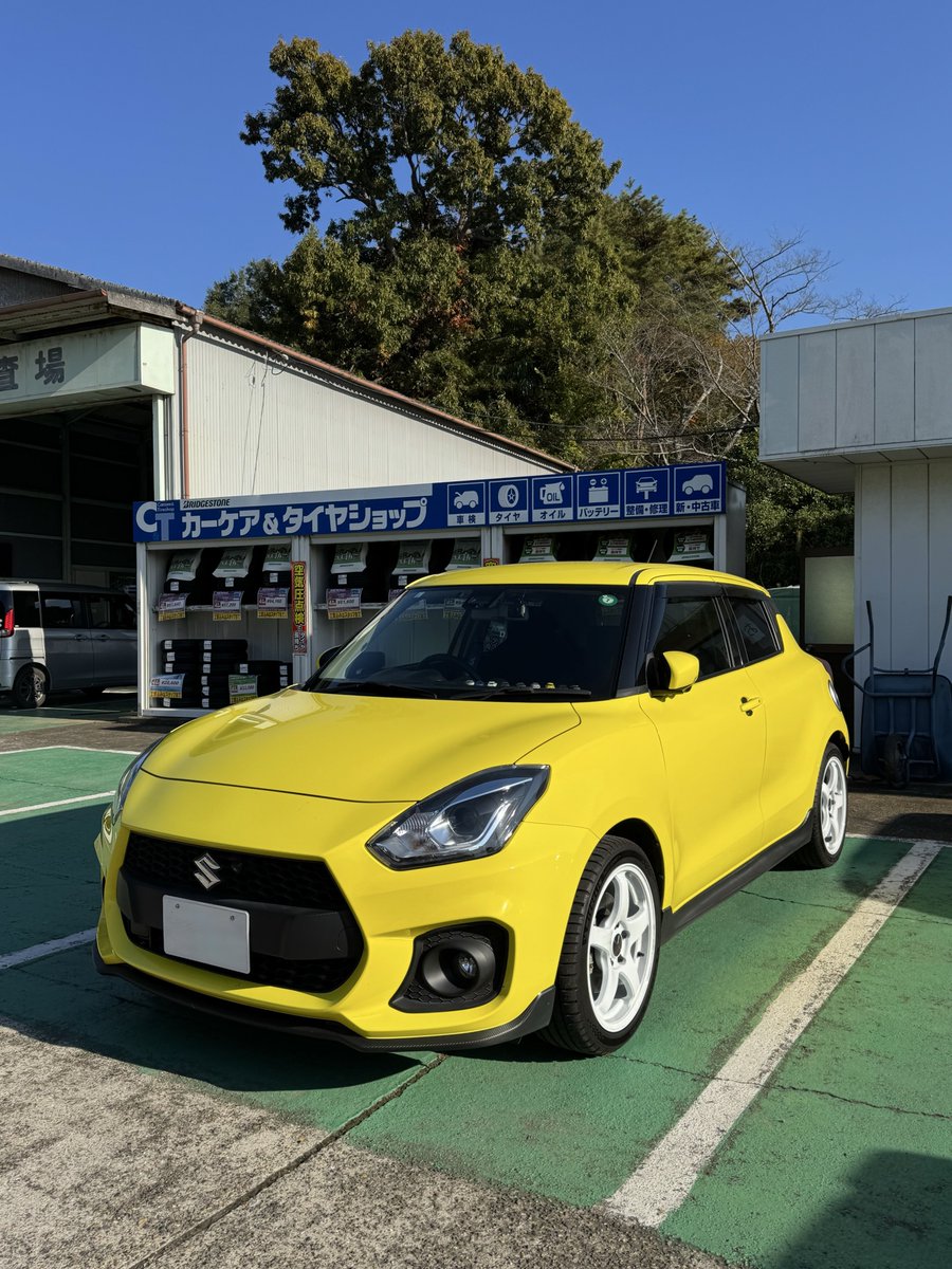 suke_swift's tweet image. バイト先のイベントで忙しすぎて遅刻ギリギリでスズキのサブディーラーへ1年点検