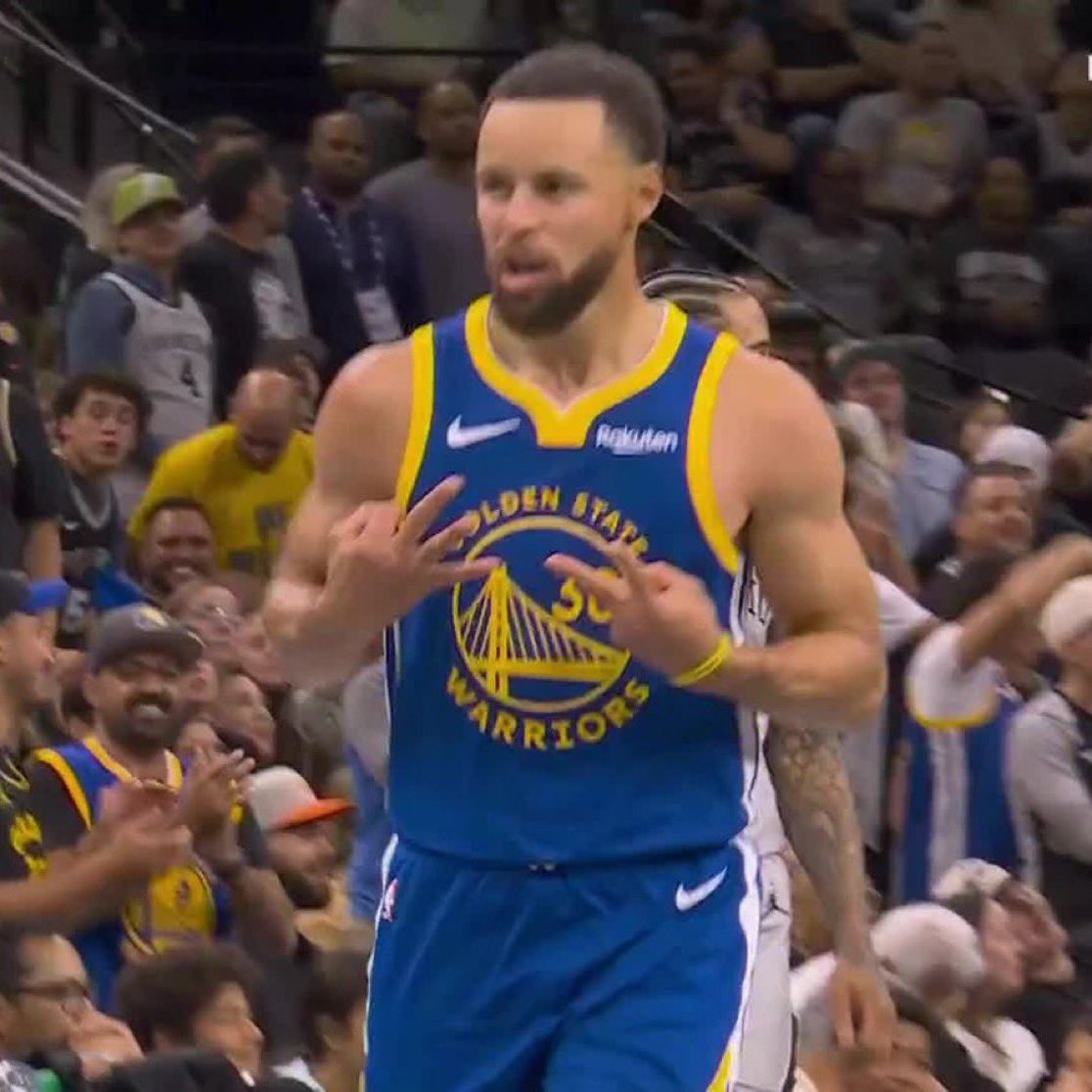 23 AS HE PASSED MJ FAWKKKKKK STEPHEN CURRY I LOVE YOU