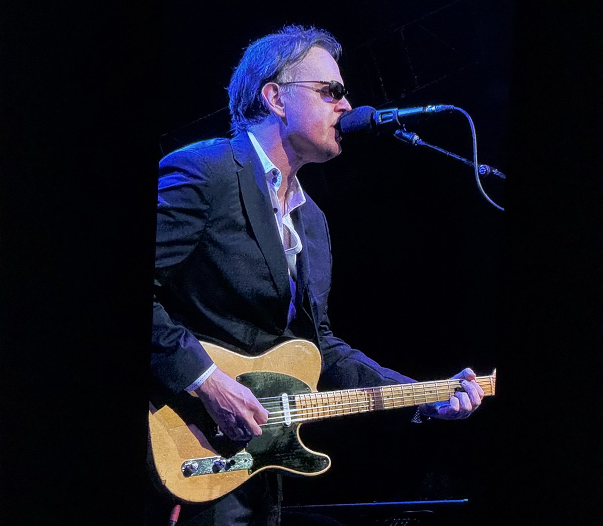 I’ve seen a lot of bluesmen from Buddy to Buchanan, and I place  <a href="/JBONAMASSA/">Joe Bonamassa (Official)</a> among the greats. Band floored it tonite, thanks for a great show!