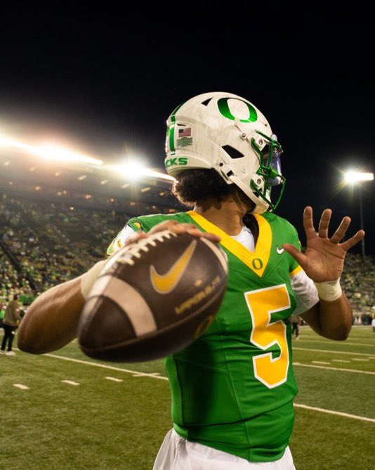 Dante Moore went off tonight vs Minnesota

🦆 27/30
🦆 306 Yards
🦆 2 TDs