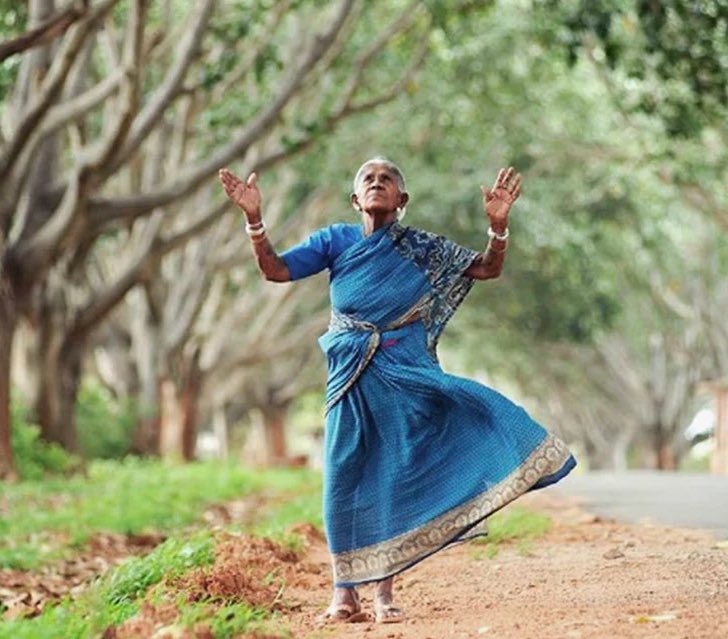 Padma Shri &amp; beloved ‘Vruksha Maate’
Saalumarada Thimmakka passed away in Bengaluru at 114. 

She planted thousands of trees and took care of them like children for years.

It is people like her whose actions on ground are crucial for environmental conservation. Doers. 

🙏🏽🙏🏽
