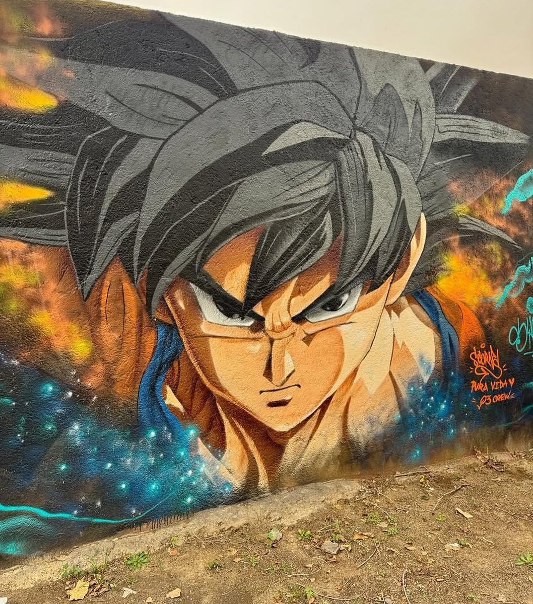 ✨️ Espectacular mural a Santa Coloma de Gramanet d'en Son Goku! 
Instagram: Manuel.Munoz71