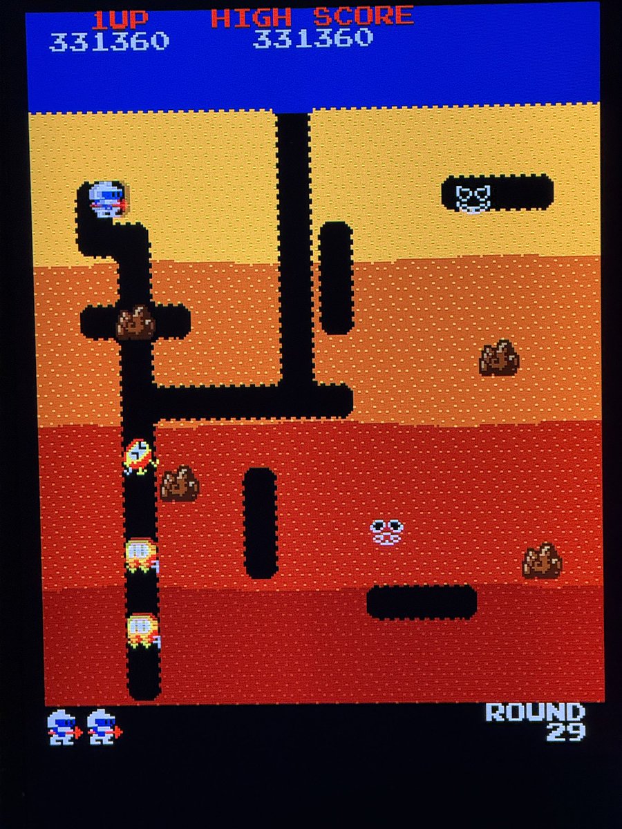 sugachan_04's tweet image. アーケード基板、ナムコのディグダグを購入しました。
結構今買うと高いので、1980年代後半に8,000円ほどで一度購入して、置き場所に困って捨ててしまったのが悔やまれます。
バグ技が使えないので、バグ修正バージョンの様です。

#ディグダグ
#アーケード基板