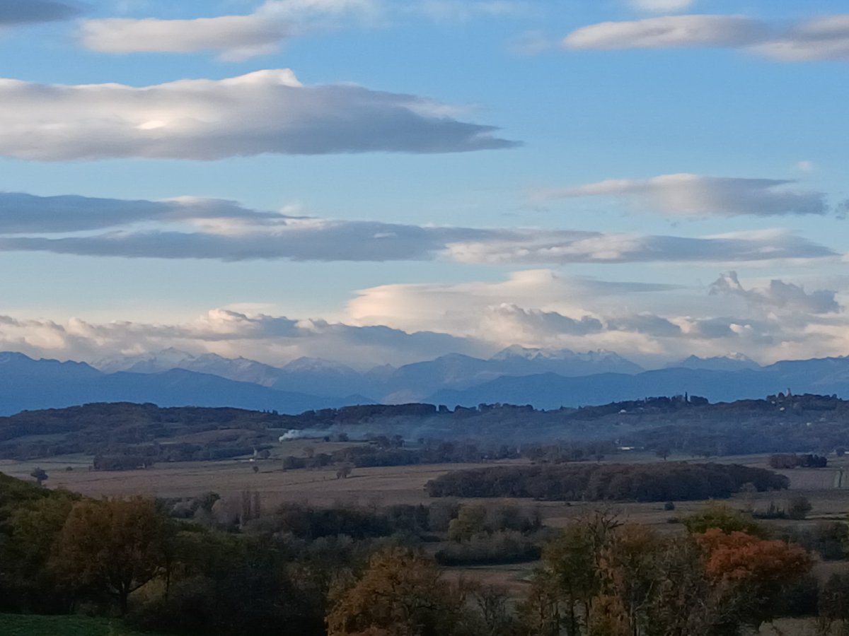 Quand nuages et montagnes se confondent.
Gers, 15-11-2025