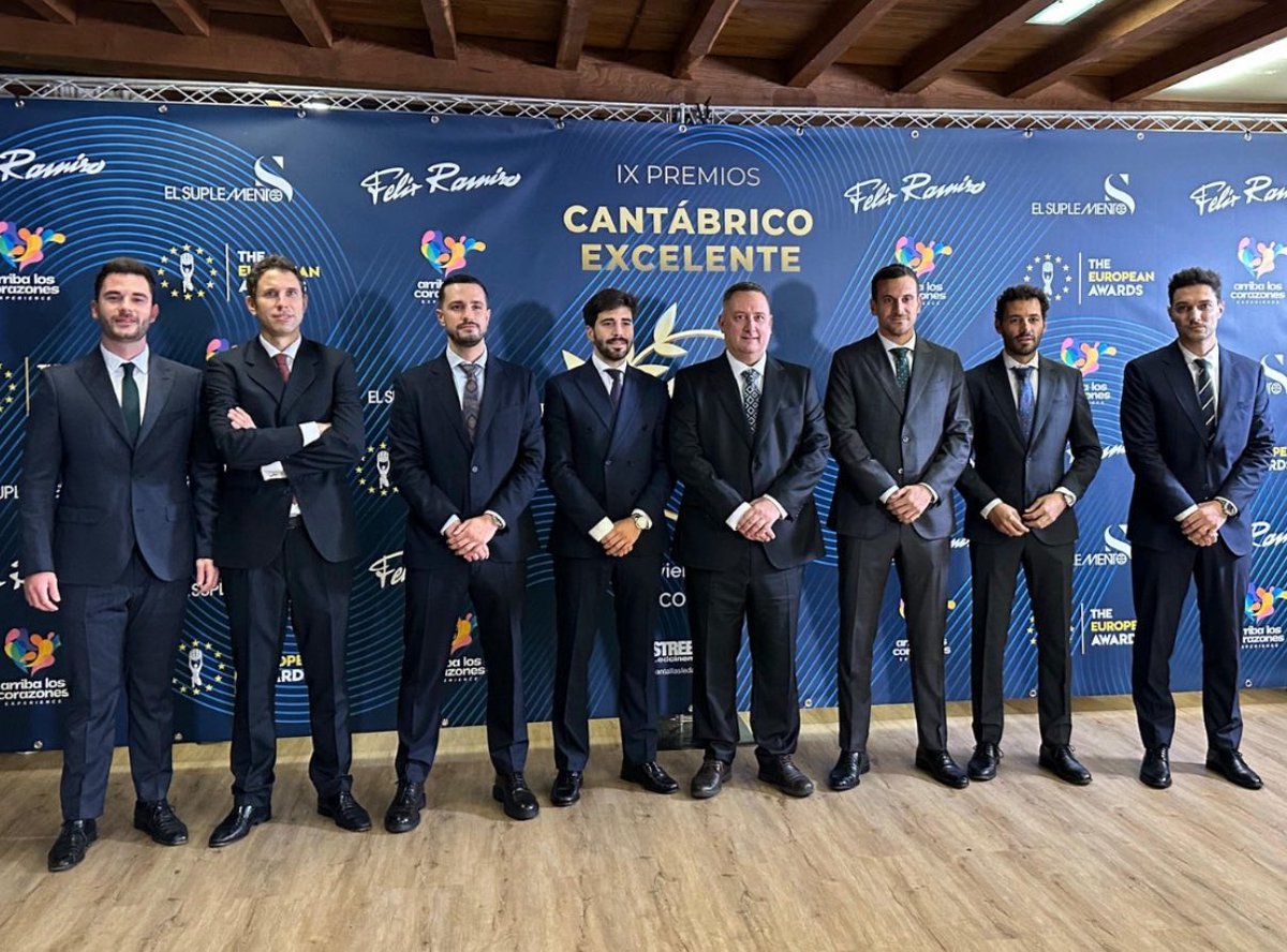 Galardón en el apartado del sector de la Construcción para <a href="/CITANIAS_/">CITANIAS</a> en la IX edición de los <a href="/ElSuplemento_/">Premios El Suplemento</a> .

elsuplemento.es/premiado/citan…

#CITANIAS
#LaConstructoraDeModa🧡