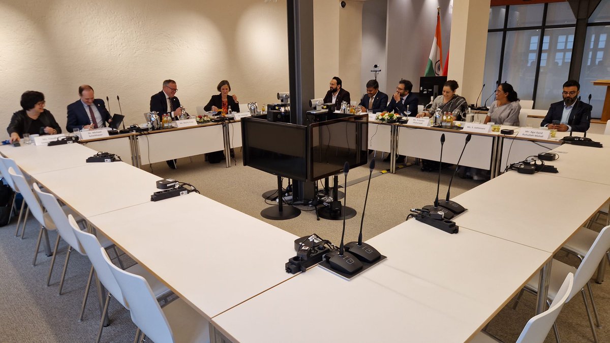 drhemangjoshimp's tweet photo. Multi- Party Parliamentary Delegation, Guest Programme to Germany. Day-5.

At the last leg of the meetings in our Tour to Germany, We were honoured to Arrived at the State Chancellery of the Free
State of Thuringia, Erfurt

We were Welcomed by Mr Mario Voigt, Minister-President (Chief Minister) of the Free State of Thuringia
Took part in formal signing of the Golden Book of the Free State of Thuringia. Held various Discussion and exchange in the Cabinet area about India Germany Strategic Partnership. 

Meeting him and discussing with him about various ideas was truly inspiring. 

જર્મની પ્રવાસના અંતિમ તબક્કાની બેઠકો દરમિયાન અમને ફ્રી સ્ટેટ ઑફ થ્યુરિંગિયાની સ્ટેટ ચાન્સેલરી, એરફર્ટ પર પહોંચવાનો અવસર મળ્યો.

અહીં અમારું સ્વાગત શ્રી મારિયો વોઇગ્ટ, ફ્રી સ્ટેટ ઑફ થ્યુરિંગિયાના મિનિસ્ટર-પ્રેસિડેન્ટ (મુખ્યમંત્રી) દ્વારા કરવામાં આવ્યું.

અમે ફ્રી સ્ટેટ ઑફ થ્યુરિંગિયાના ગોલ્ડન બુકમાં ઔપચારિક હસ્તાક્ષર કરવાની પ્રક્રિયામાં ભાગ લીધો. ત્યારબાદ કેબિનેટ વિભાગ માં ભારત–જર્મની વ્યૂહાત્મક ભાગીદારી અંગે વિવિધ ચર્ચાઓ અને વિચારોનું પરસ્પર વિનિમય કરવામાં આવ્યો.

તેમની મુલાકાત લેવી અને અનેક વિચારો અંગે તેમની સાથે ચર્ચા કરવી ખરેખર પ્રેરણાદાયક અનુભૂતિ હતી.

#MPVadodara #DrHemangJoshi #DrHemangJoshiMP #MemberOfParliament #BJP4IND #BJPGujarat #Bjp4vadodara  #NarendraModi #AmitShah #JPNadda #Youth #youthleader #youngleadership