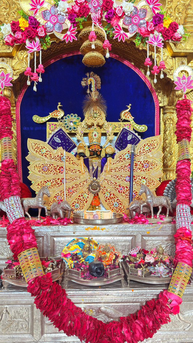 KapilShrimali's tweet photo. श्री सांवलिया सेठ की जय (आज के दर्शन) 15 नवम्बर https://t.co/j38s1ivH9B