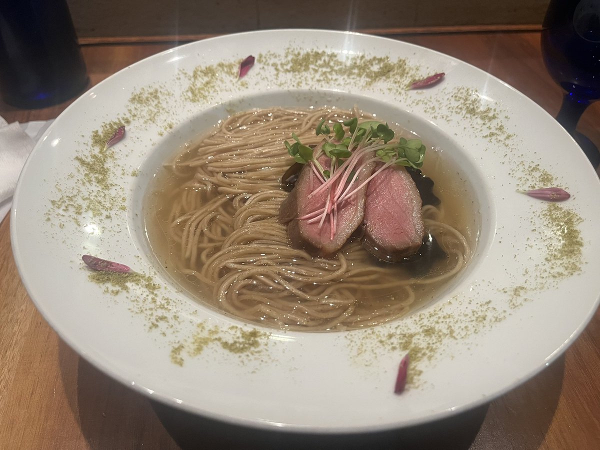 ニーダ tweet media