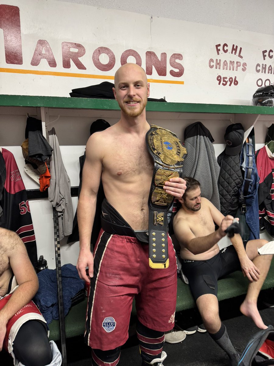 TrickyMaroons's tweet image. 🚨 MAROONS WIN! 🚨

Maroons faced off against the Hanley Huskies tonight and walked away with a 5-2 W! 

Player of the game goes to Erling Lefsrud who finished the night with a goal and plenty of hard work in the corners! 

Next game is Nov 21 vs Bruno.

@MondayNooner @SaskForum