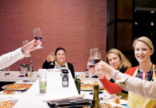 Shoshi's tweet image. Looking for a something fun to do on a date in NYC? How about a cooking class? Making pizza at that.  That could be a fun and yummy evening.

nyc date option: 
mavely.app.link/e/dIUudB27iYb

#cookingclass