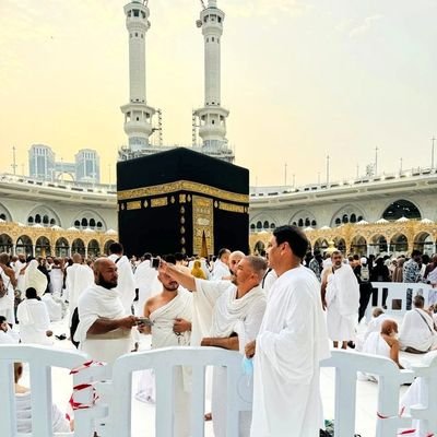 السلام علیکم ورحمۃ اللہ وبرکاتہ
 
حَسْبُنَا اللّٰہُ وَنِعْمَ الْوَکِیْلُ

ہمیں اللہ ہی کافی ہے اور (وہ) بہترین کارساز ہے.