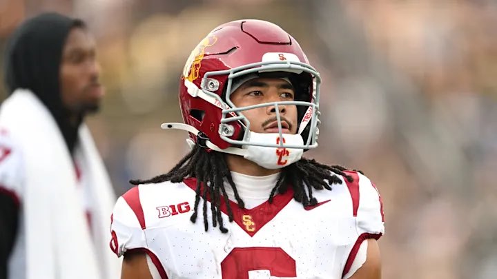 ChanTheLondon's tweet image. 🧵 Devy/Dynasty Watch

USC:
• QB Jayden Maiava
• RB King Miller
• WR Makai Lemon

Iowa:
• RB Kamari Moulton
• WR Jacob Gill
• QB Mark Gronowski

USC brings NFL-level explosion.
Iowa brings NFL-style discipline + top-5 defense.

#Devy #C2C #CFB