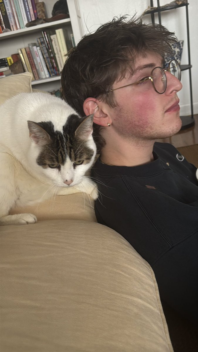 quartzscribble's tweet image. He can’t be away from me for 2 seconds