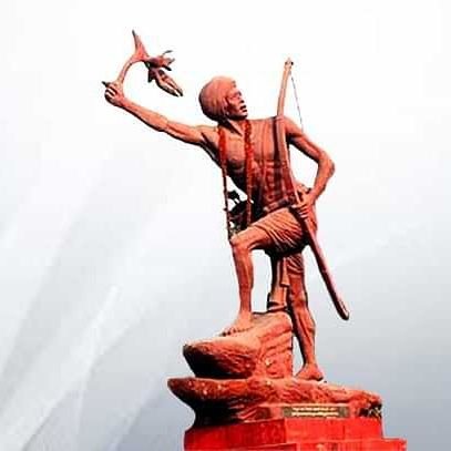 महान क्रांतिकारी भगवान बिरसा मुंडा जी की जयंती पर उन्हें शत-शत नमन एवं जनजातीय गौरव दिवस की हार्दिक शुभकामनाएं!
भगवान बिरसा मुंडा के तेजस्वी जीवनयज्ञ से ही जनजातीय बंधुओं के स्वाभिमान, तथा राष्ट्रीय जीवन में योगदान को एक सुदृढ़ आधार मिला : डॉ. मोहन भागवत जी सरसंघचालक
#BirsaMunda