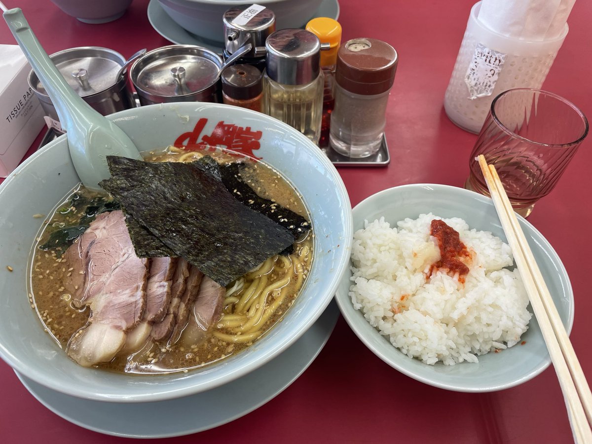 ランチは味噌チャーシュー麺。くるまやラーメンの次は山岡家だ！