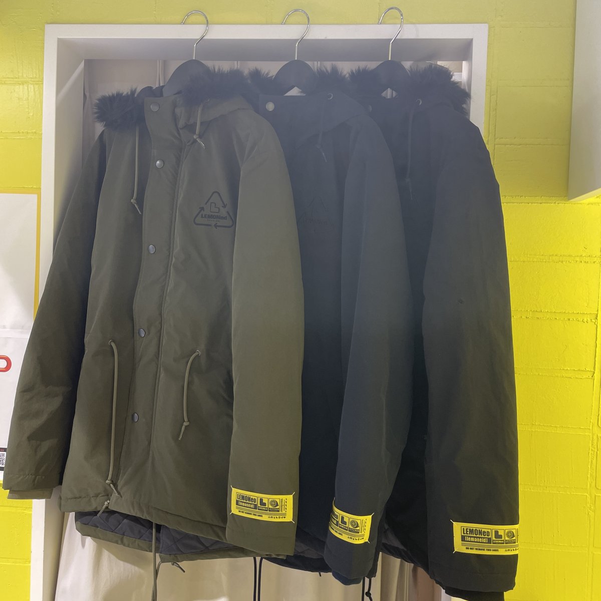 Laforet_H's tweet image. B1F レモネードショップ 【この季節にちょうどいい。フィッシュテールパーカー】: 朝晩の冷え込みが
本格的になってきた今にピッタリのアウター！
 
軽くて暖かく、
着回しやすいカラー展開が魅力です！
 
袖のLEMONeDタグがさりげないアクセントに… laforet.ne.jp/news_events/38…